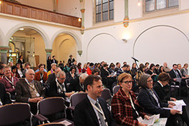 Teilnehmerinnen und Teilnehmer des fünten Nationales Forums